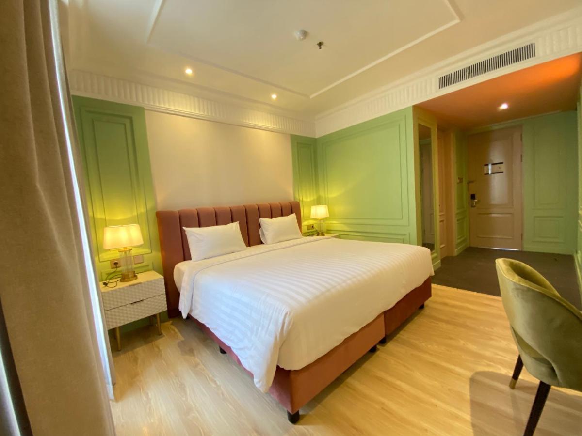 Maia Hotel Джакарта Екстериор снимка