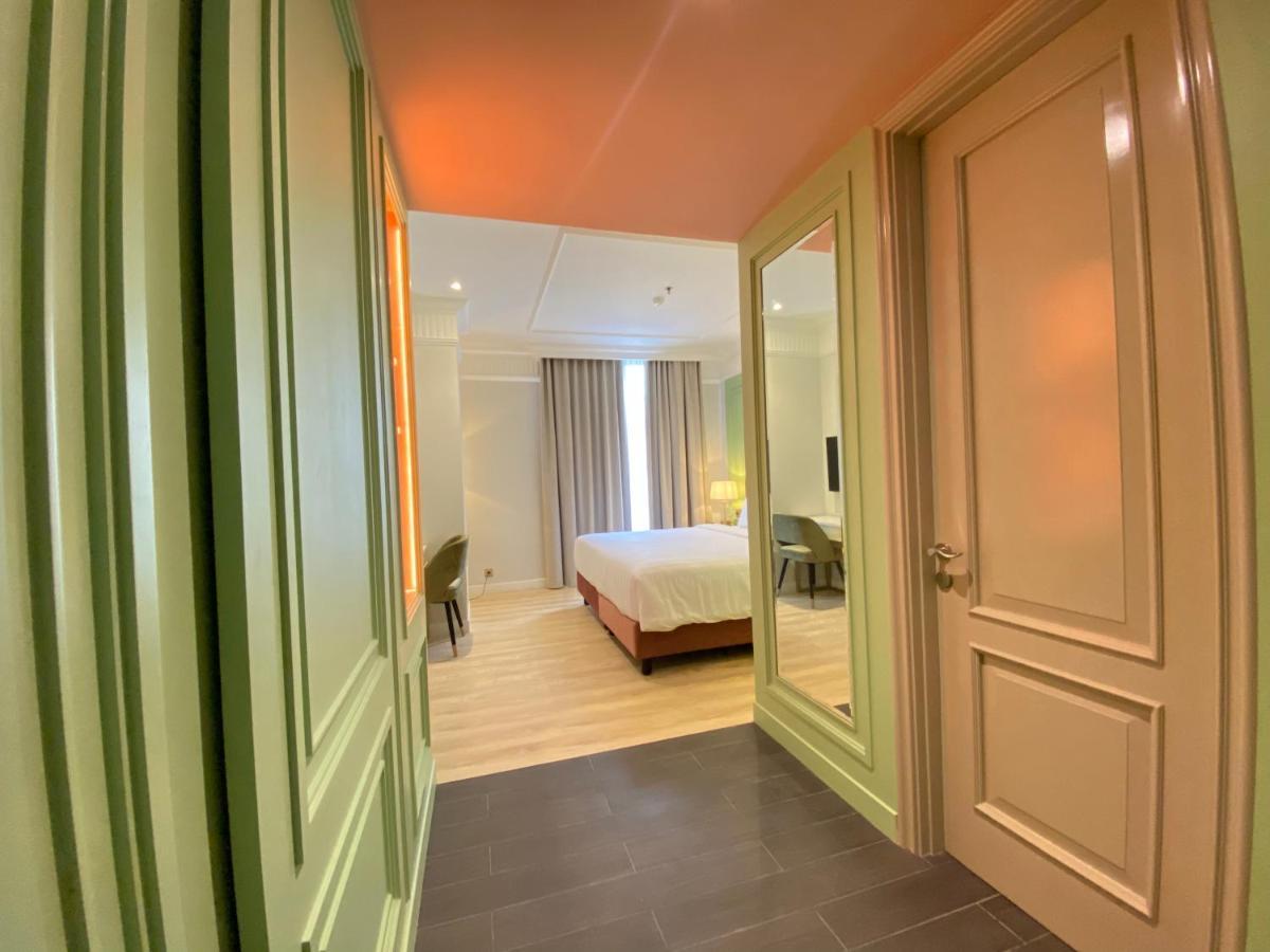 Maia Hotel Джакарта Екстериор снимка