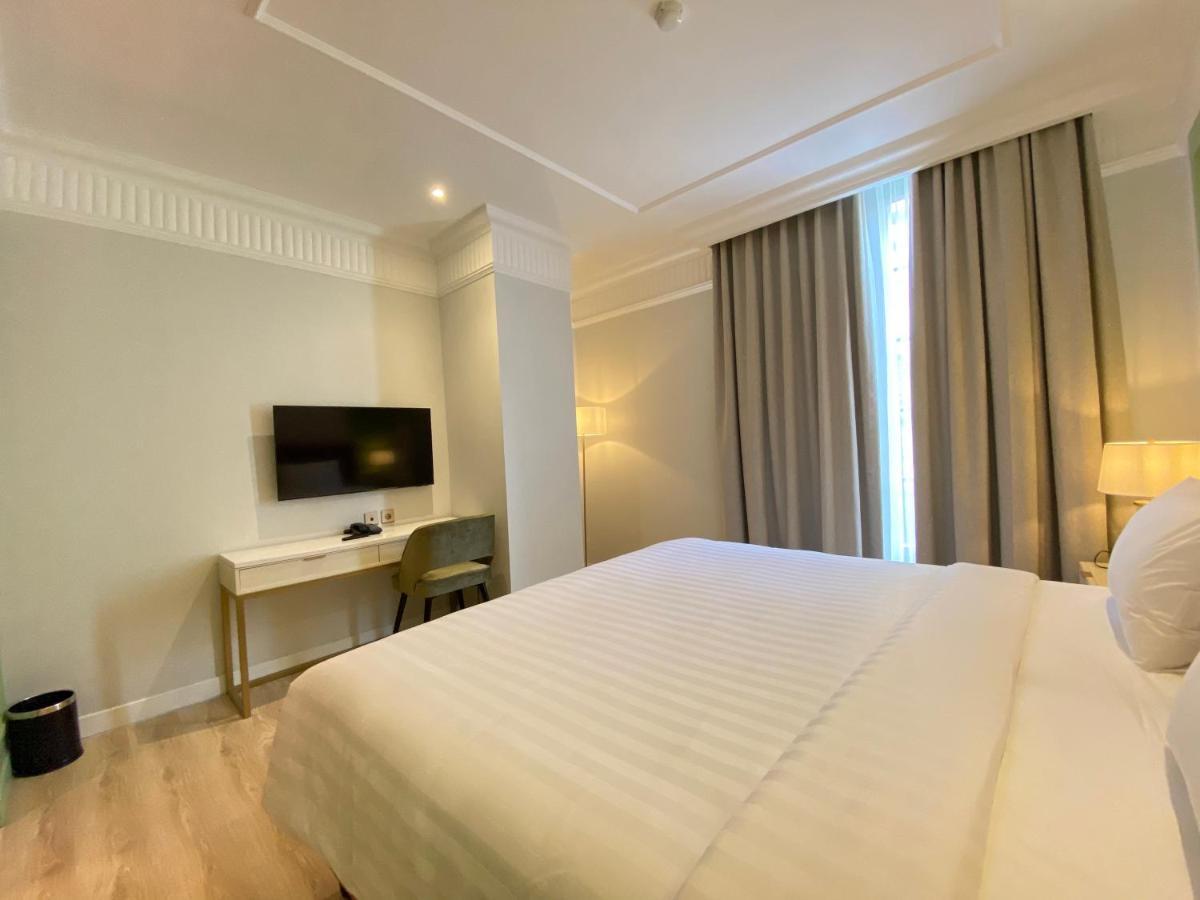 Maia Hotel Джакарта Екстериор снимка