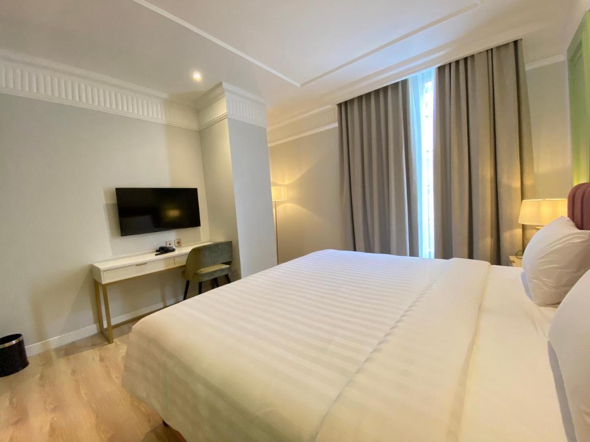 Maia Hotel Джакарта Екстериор снимка